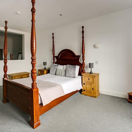 Oyo Gin House Hotel Greenock Extérieur photo