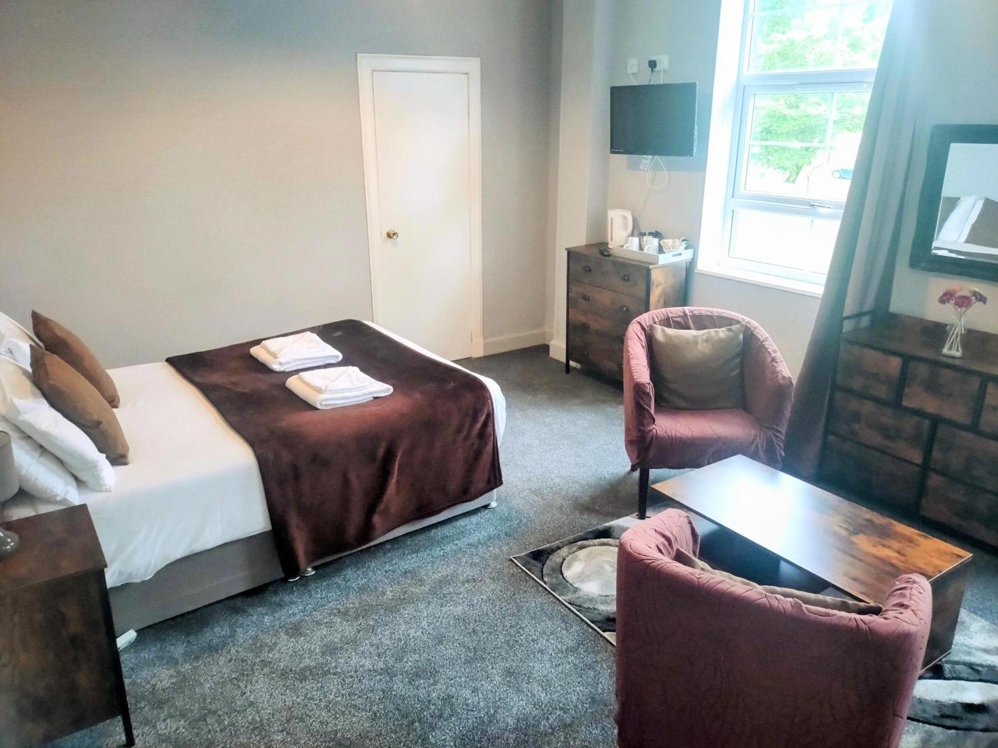 Oyo Gin House Hotel Greenock Extérieur photo