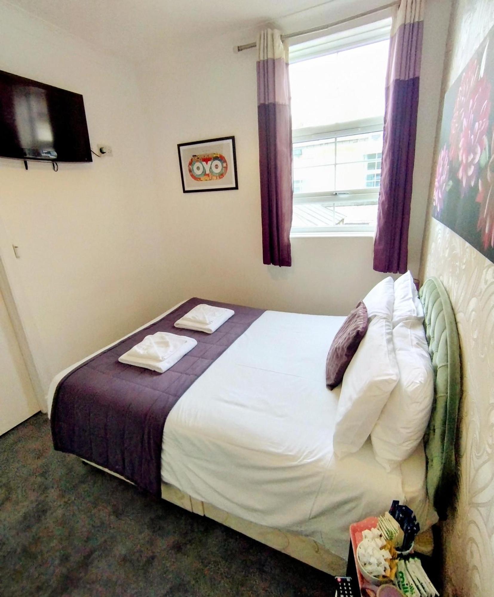 Oyo Gin House Hotel Greenock Extérieur photo