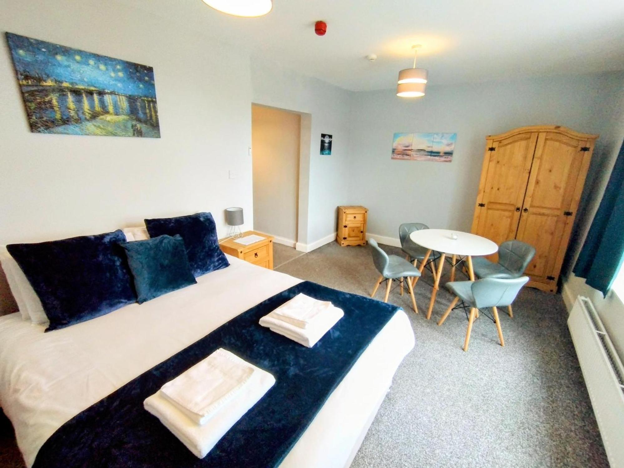 Oyo Gin House Hotel Greenock Extérieur photo