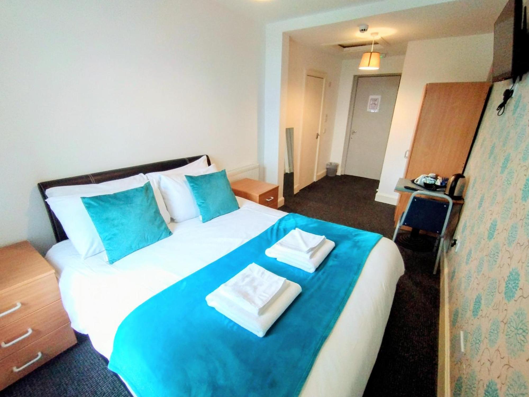 Oyo Gin House Hotel Greenock Extérieur photo