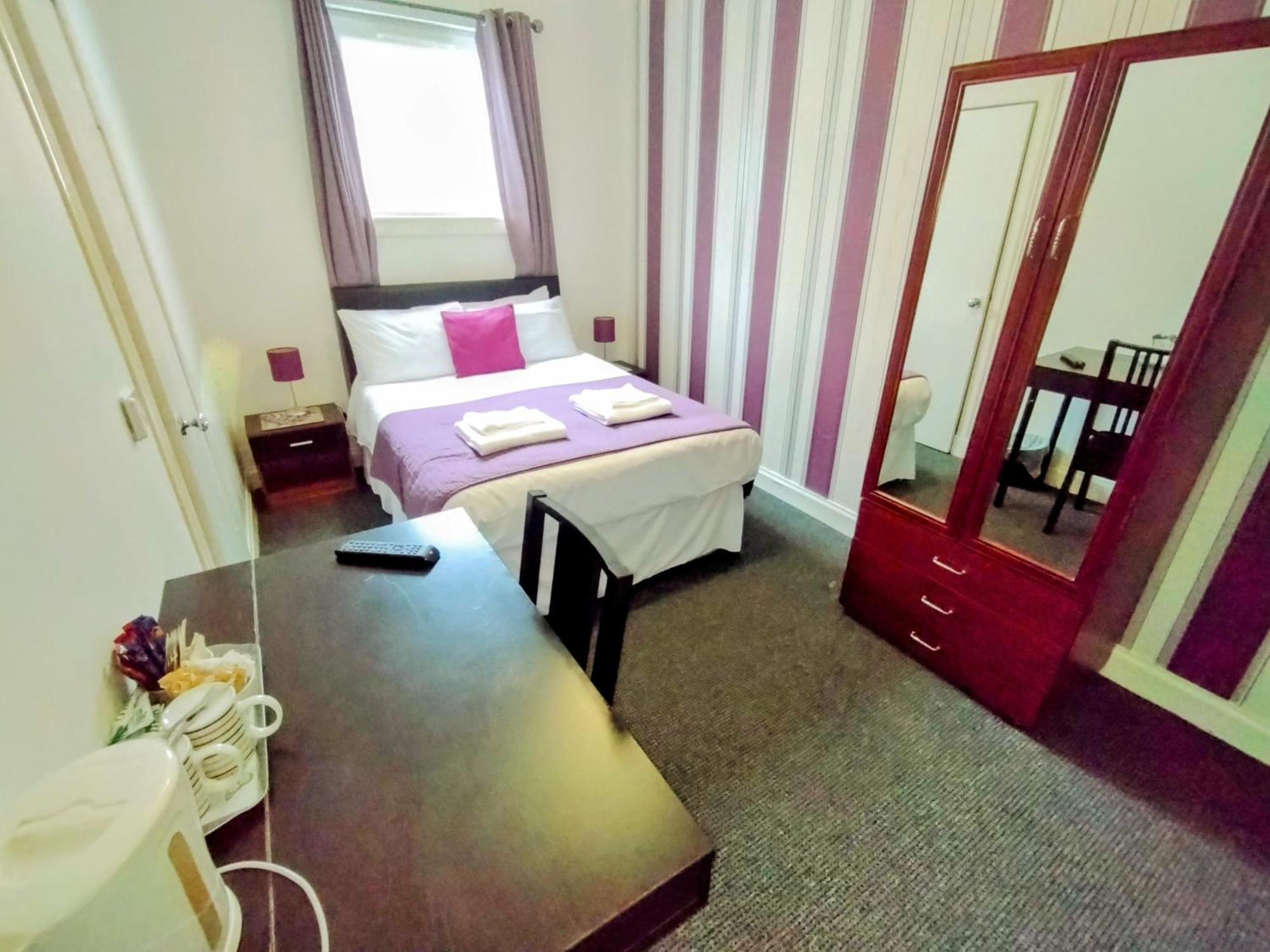 Oyo Gin House Hotel Greenock Extérieur photo