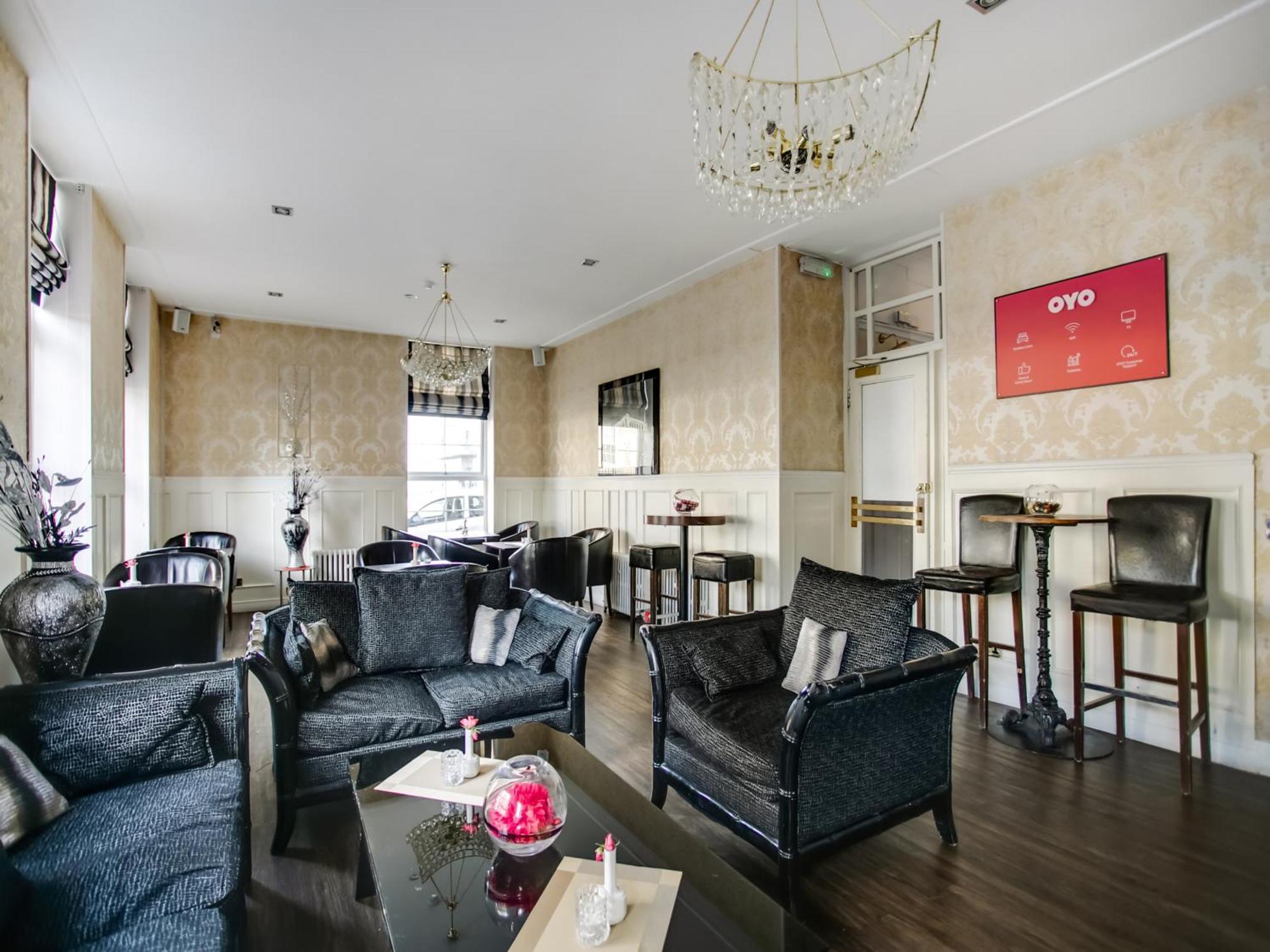 Oyo Gin House Hotel Greenock Extérieur photo