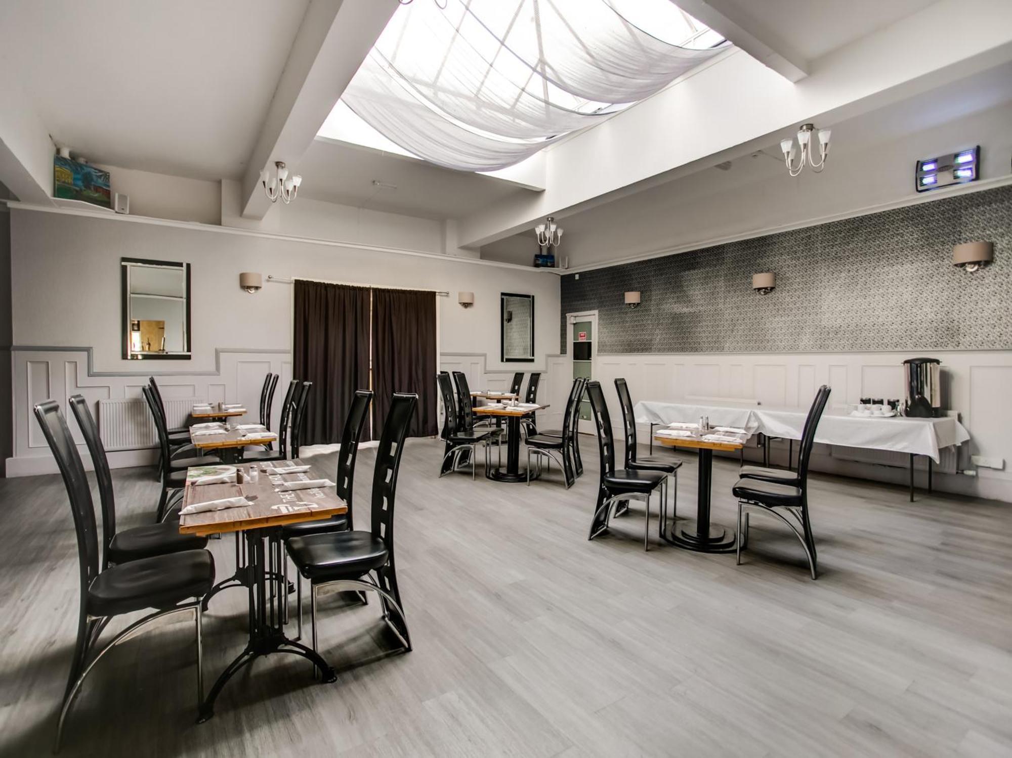 Oyo Gin House Hotel Greenock Extérieur photo