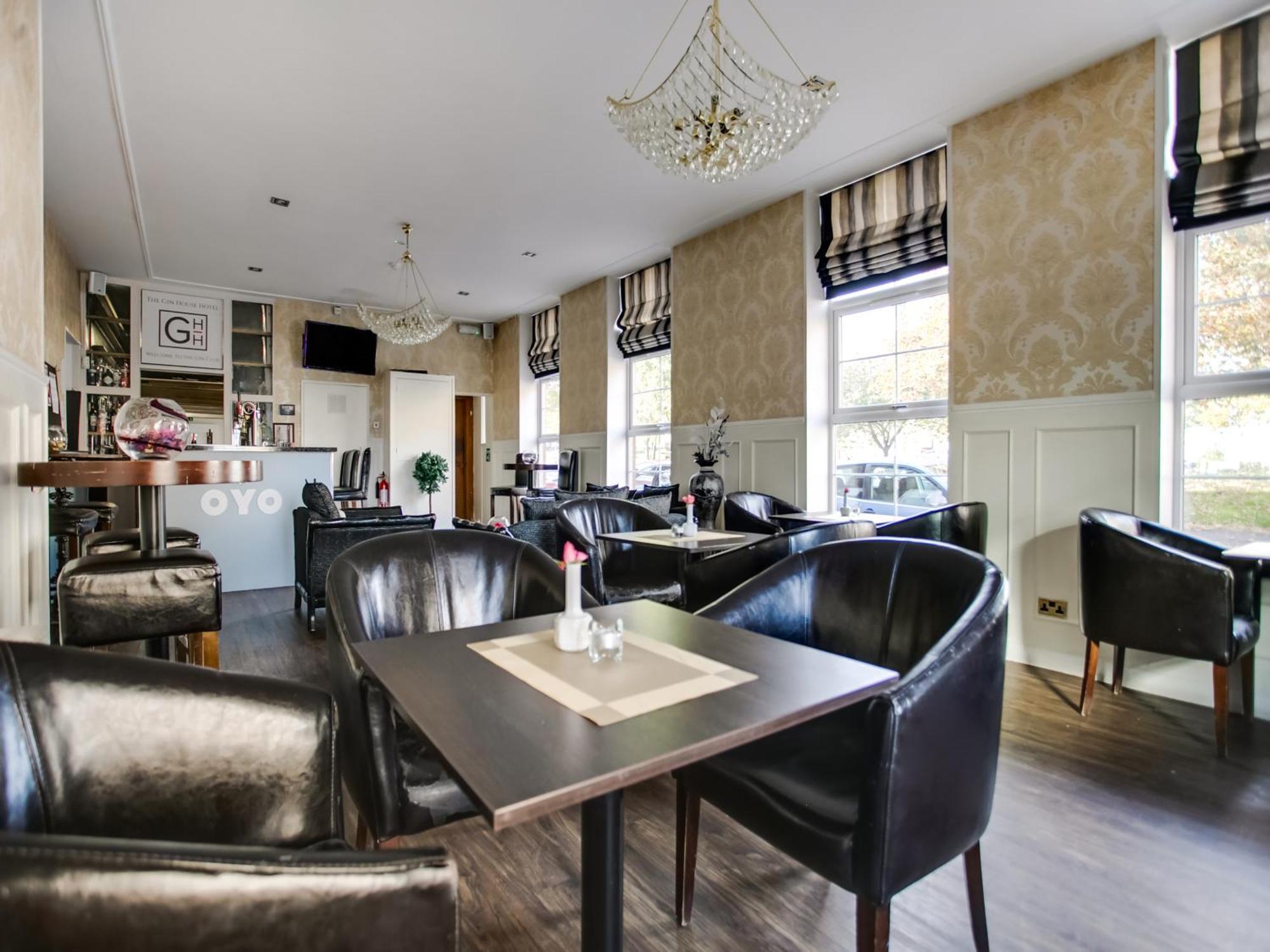 Oyo Gin House Hotel Greenock Extérieur photo