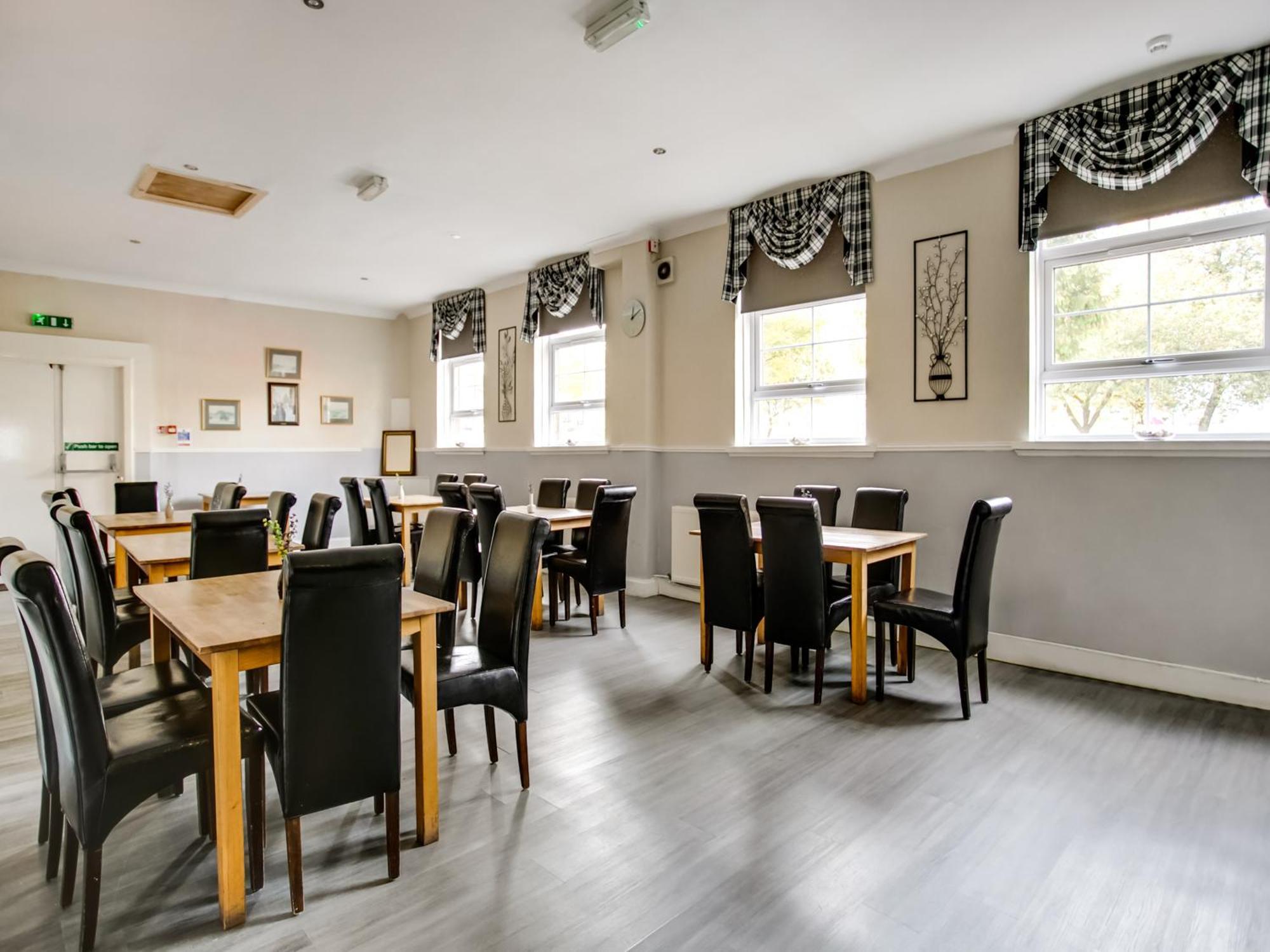 Oyo Gin House Hotel Greenock Extérieur photo