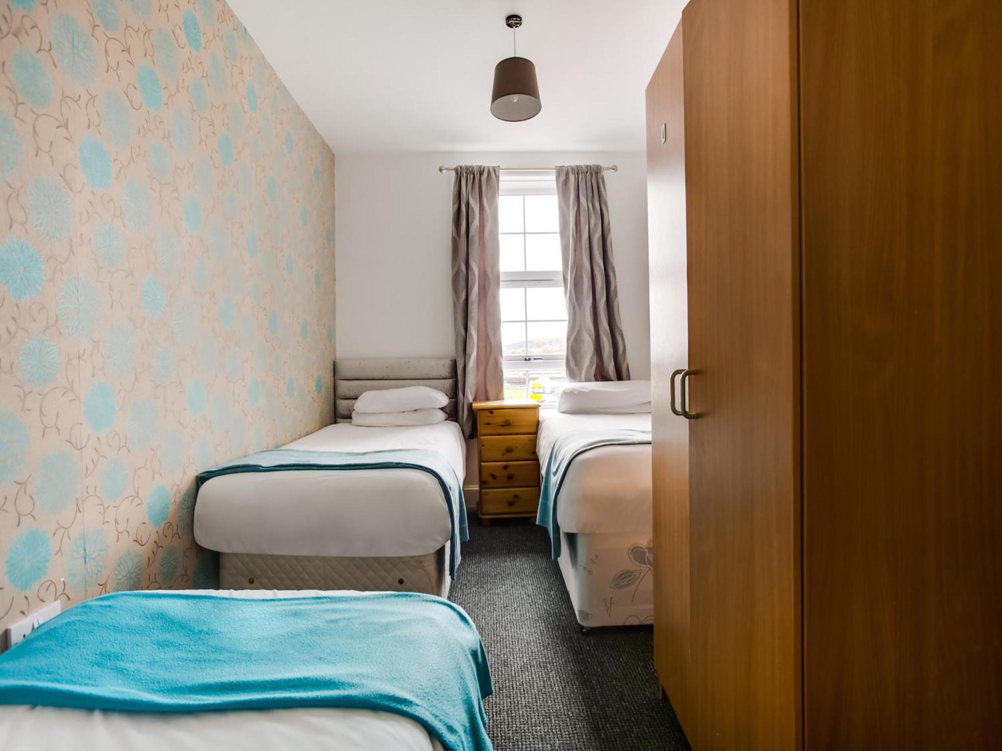 Oyo Gin House Hotel Greenock Extérieur photo