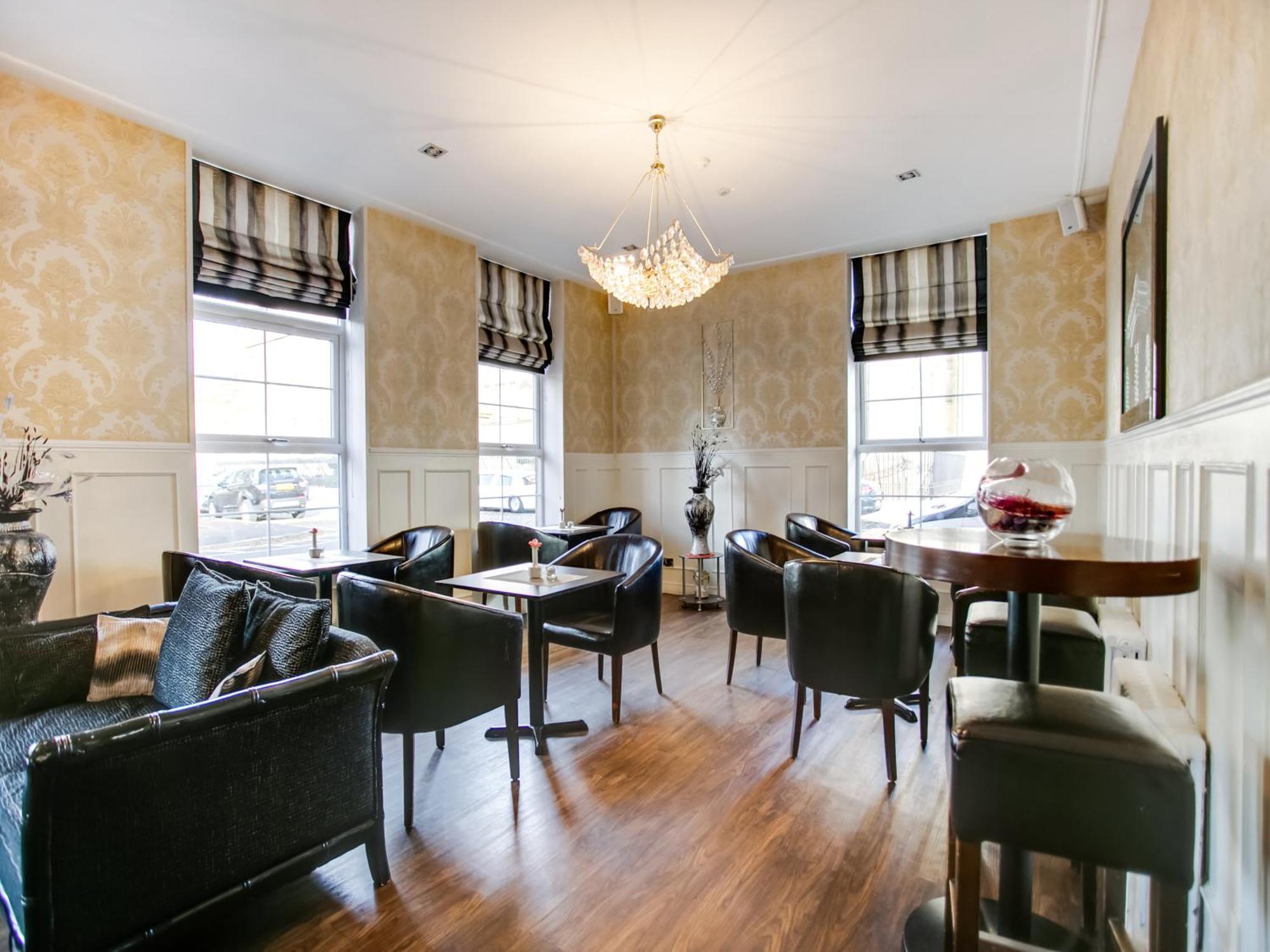 Oyo Gin House Hotel Greenock Extérieur photo