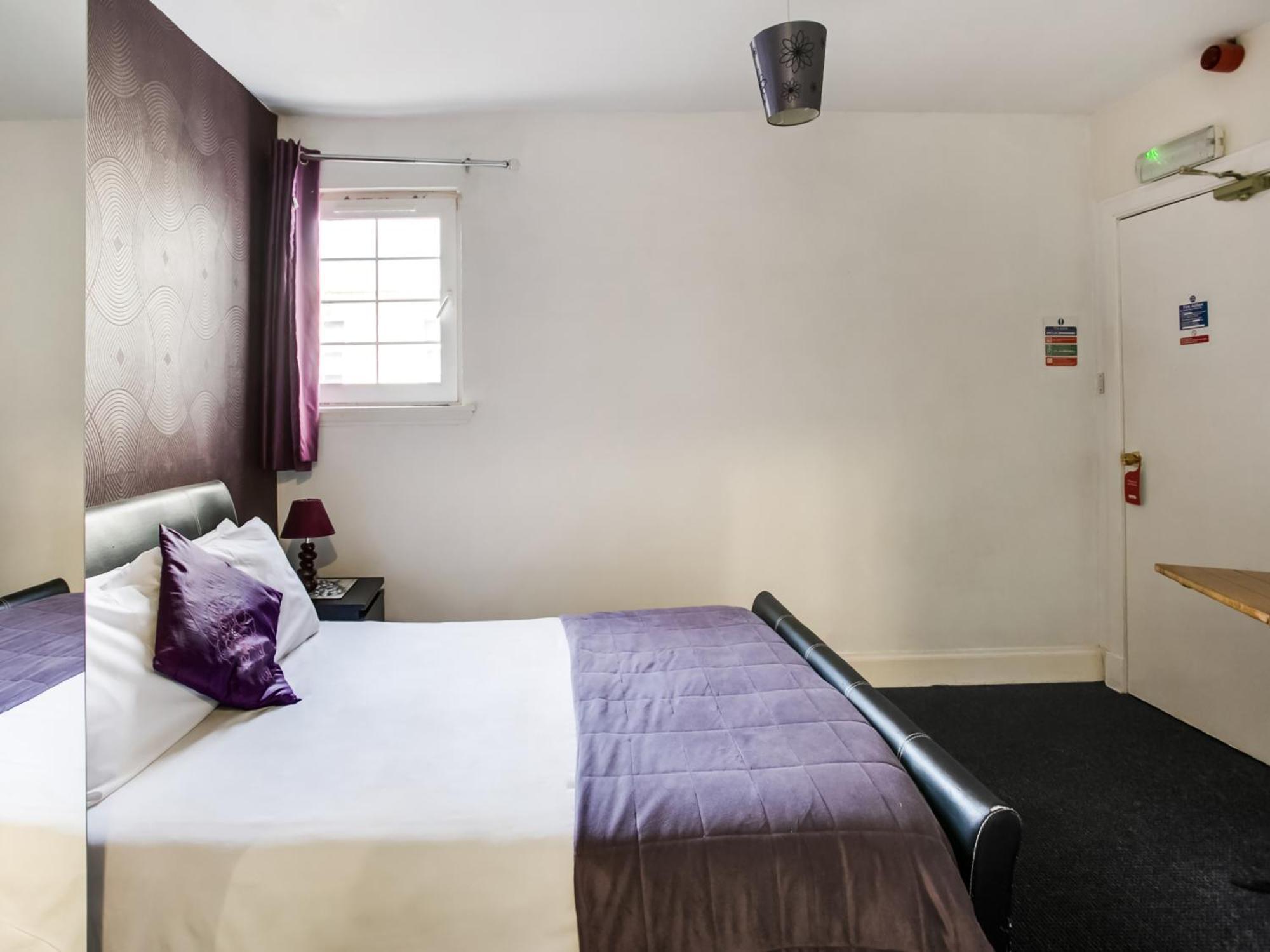 Oyo Gin House Hotel Greenock Extérieur photo