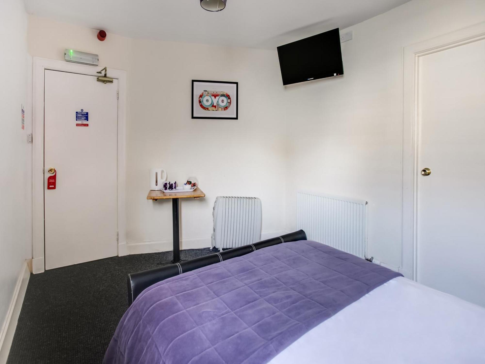 Oyo Gin House Hotel Greenock Extérieur photo