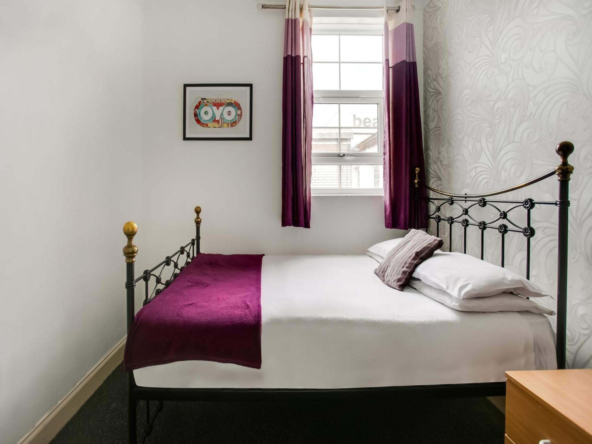 Oyo Gin House Hotel Greenock Extérieur photo
