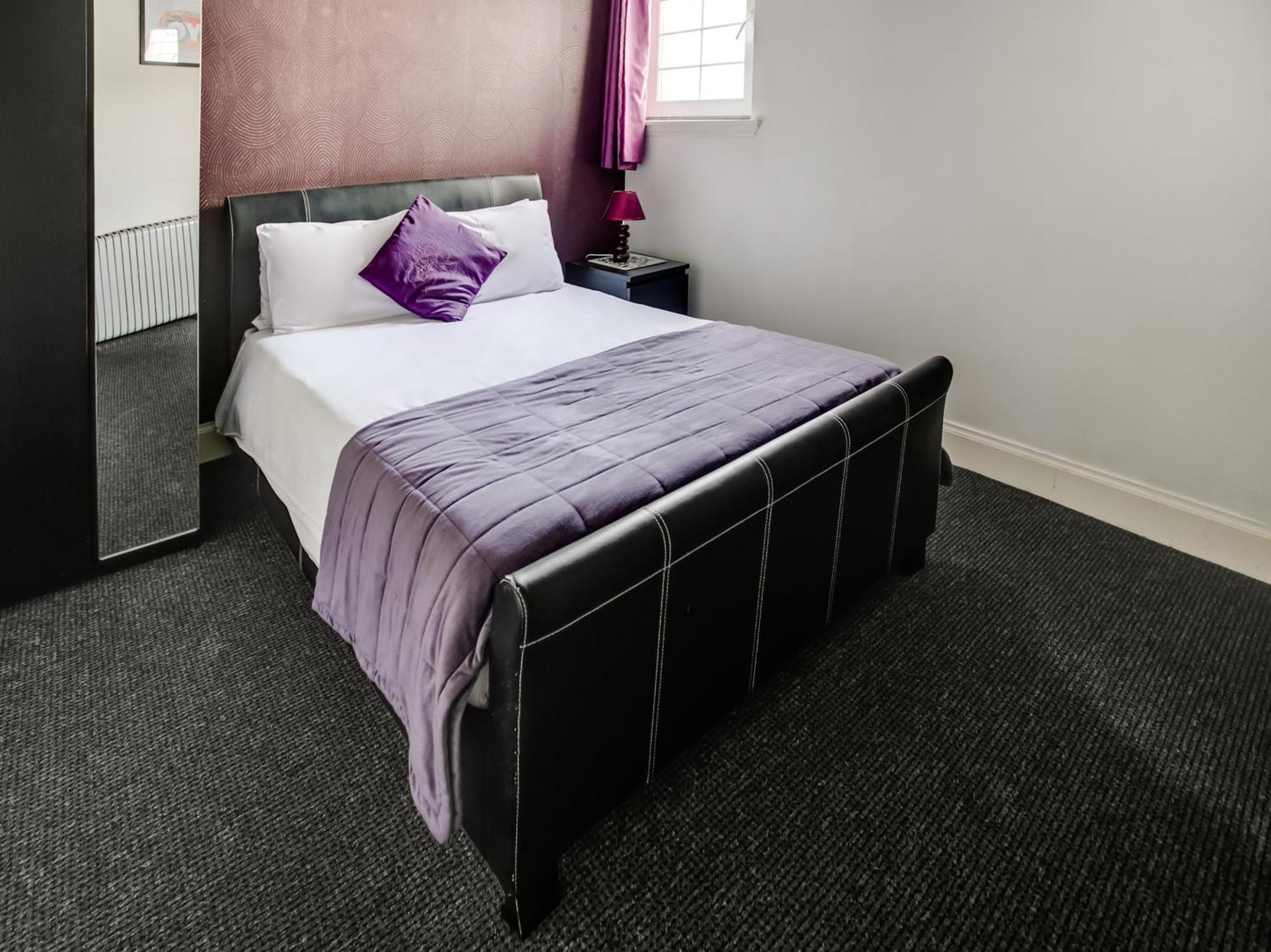 Oyo Gin House Hotel Greenock Extérieur photo