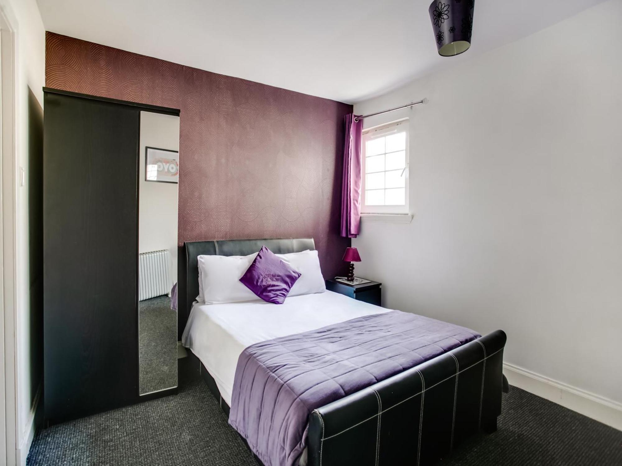 Oyo Gin House Hotel Greenock Extérieur photo